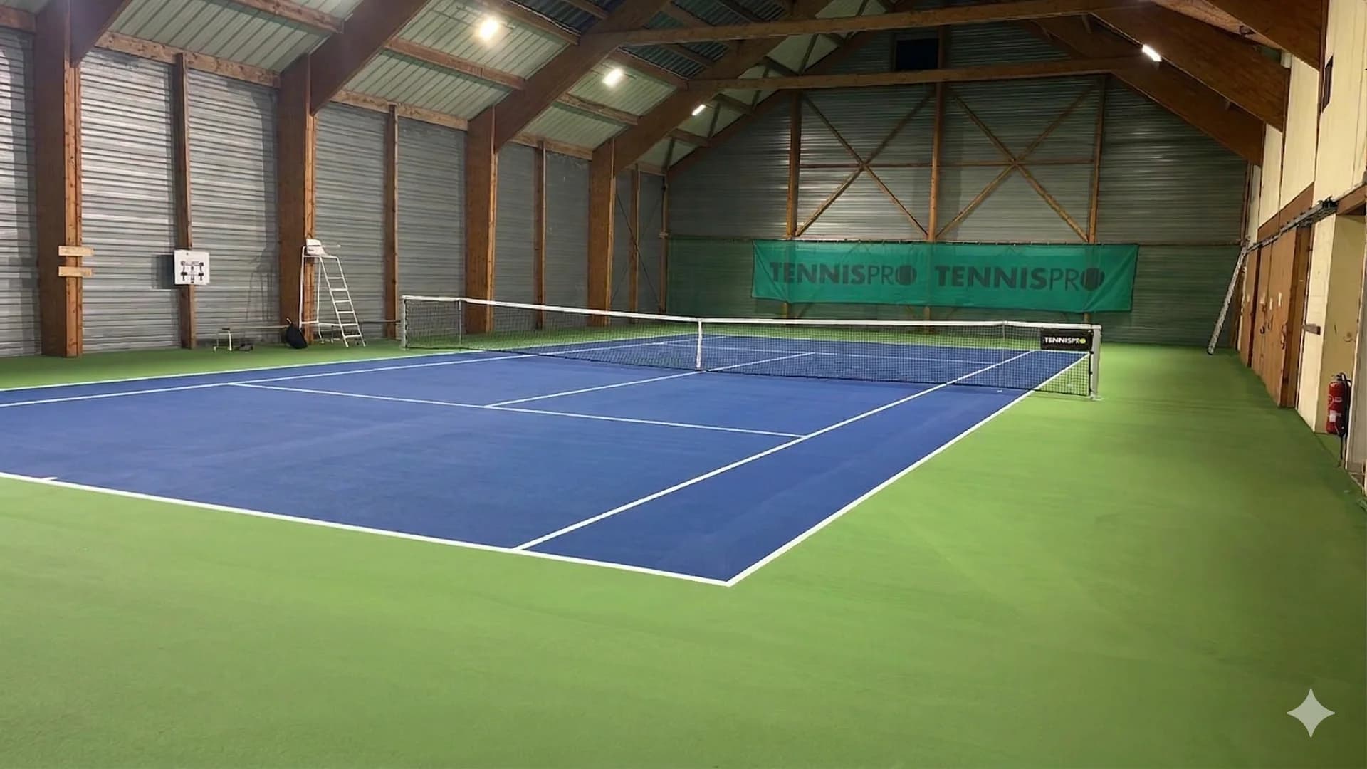 Court couvert : pose de la résine définitive !