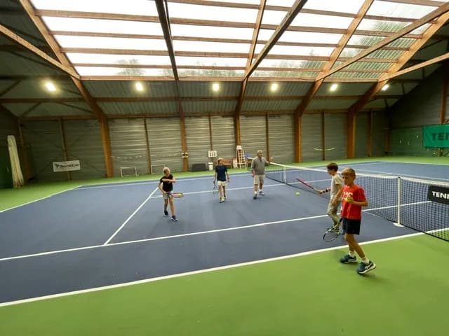 Galerie Retour sur le stage « Tennis & Maths » : une semaine aussi studieuse que sportive 1